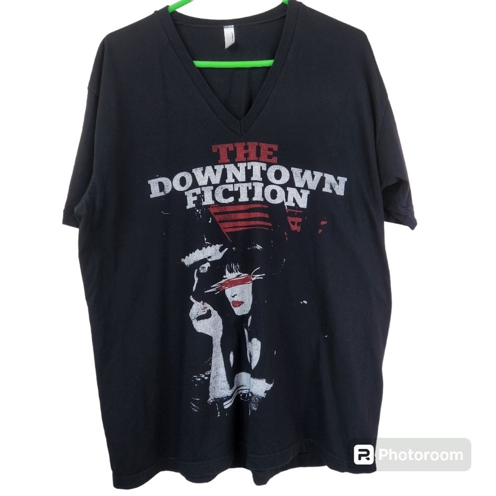 The Downtown Fiction Short Sleeve V-Neck Tee XL
